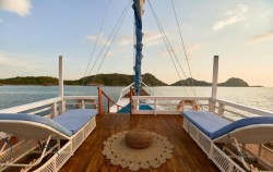 Chilling Space,Komodo Open Trips,Open Trip Komodo 3D2N by La Nissa