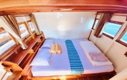Master Cabin image, Sailing Komodo 3D2N by Lathansa Deluxe Phinisi, Komodo Open Trips