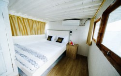 Open Trip 3D2N by Arimbi Deluxe Phinisi, Master Room 1