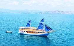 Boat,Komodo Open Trips,Open Trip 3D2N by Arfisyana Indah Deluxe Phinisi