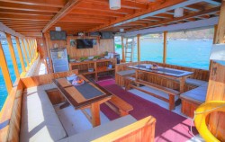 Dining Area,Komodo Open Trips,Open Trip 3D2N by Arfisyana Indah Deluxe Phinisi