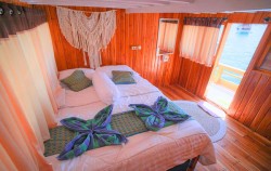 Open Trip 3D2N by Arfisyana Indah Deluxe Phinisi, Master Cabin 2