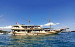 Phinisi Boat,Komodo Open Trips,Open Trip 3D2N by Athira Deluxe Phinisi