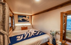 Superior Oceanview,Komodo Boats Charter,Private Trip by Ayvara Deluxe Phinisi