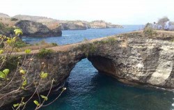 Mola  Mola Express, Broken Beach View