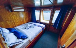 Sumba Ocean Luxury Phinisi, Komodo Boats Charter, Bed with Ocean View