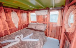 Bedroom-sharing-boat image, Komodo Sharing Trip 3 Days and 2 Nights, Komodo Open Trips