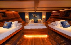 Open Trip 3D2N by Lamain Luxury Phinisi, Bern Cabin