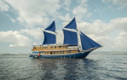 Phinisi Boat,Komodo Boats Charter,Private Leisure for Cajoma V Luxury Phinisi