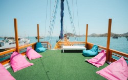 Bean Bag,Komodo Boats Charter,Arfisyana Indah Deluxe Phinisi