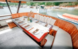 East Blue Dining Area,Komodo Open Trips,Open Trip Weekday Komodo by East Blue Luxury Phinisi