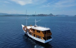 Boat Phinisi image, Open Trip 3D2N by El Ashar Deluxe Phinisi, Komodo Open Trips