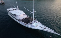 Phinisi Boat,Komodo Open Trips,Open Trip 3D2N by Gaisan Deluxe Phinisi