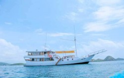 Gajah Putih Phinisi,Komodo Open Trips,Open Trip 3D2N by Gajah Putih Deluxe Phinisi