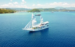 Phinisi Boat,Komodo Boats Charter,Private Trip by Giona Deluxe Phinisi