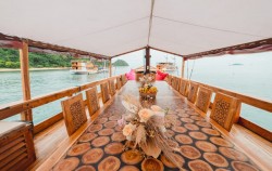 Indoor Dining Area,Komodo Boats Charter,Vidi Superior Phinisi