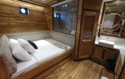 Mutiara Cruise Luxury Phinisi, Junior Suite