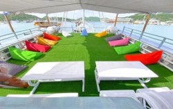 KLM Noah Sharing Deck,Komodo Open Trips,Open Trip 4 Days 3 Nights Lombok to Labuan Bajo by Travel Wise