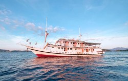 Boat image, Open Trip Labuan Bajo 3D2N by Lamborajo I Superior Phinisi, Komodo Open Trips