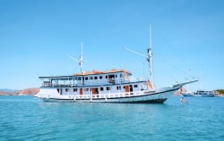 Open Trip Labuan Bajo 3D2N by Lamborajo I Superior Phinisi, Boat