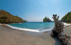 Daily Tour Nusa Penida from Lembongan Island, Lembongan Package, Crystal Bay