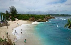 Dream Beach image, Island Tour by Car - Lembongan Trip, Lembongan Package