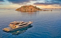 Luxury Speed Boat image, Komodo Charter 3D2N by Yacht or Speed Boat, Komodo Boats Charter