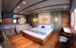 Mutiara Cruise Luxury Phinisi, Master Family