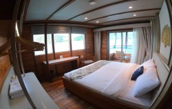 Mutiara Cruise Luxury Phinisi, Master Honeymoon