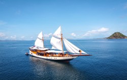Phinisi Boat,Komodo Boats Charter,Private Trip by Navila Luxury Phinisi