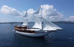 Phinisi Boat,Komodo Open Trips,Open Trips 3D2N by Panrita Luxury Phinisi
