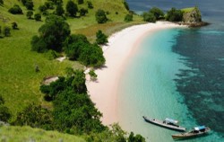 Pink Beach image, Open Trip 4D3N Lombok to Labuan Bajo by Wanua Adventure, Komodo Open Trips