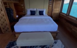 Mallaca II Cabin,Komodo Open Trips,Open Trip 3D2N by Raffles Cruise Luxury Phinisi