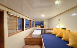 Lynx Cabin,Komodo Open Trips,Open Trip Weekdays by Raja Bintang Deluxe Phinisi
