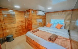 Deluxe Cabin,Komodo Open Trips,Open Trip 3D2N by Segara Deluxe Phinisi