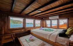 Deluxe Balcony,Komodo Open Trips,Open Trip 4D3N by Sundari Voyages Luxury Phinisi