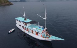 Phinisi,Komodo Boats Charter,Private trip by Umami Superior Phinisi