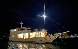 Phinisi Boat,Komodo Open Trips,Open Trip 3D2N by Umami Superior Phinisi