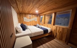 Oceanic Cabin,Komodo Open Trips,Open Trip 3D2N by Vhale Deluxe Phinisi
