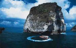 Ocean Rafting 3 Islands Day Cruise, Bali Cruise, Ocean Rafting