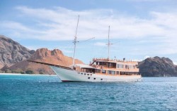 Boat 3,Komodo Open Trips,Open Trip Komodo 3D2N by Yumana Luxury Phinisi