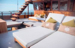 Sundeck,Komodo Open Trips,Open Trip Komodo 3D2N by Yumana Luxury Phinisi