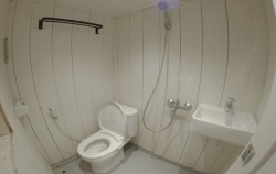 Open Trip Komodo 3D2N by Zendaya Superior Phinisi, Zendaya - Bathroom