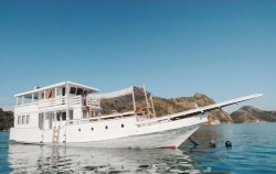 Zendaya - Boat image, Open Trip Komodo 3D2N by Zendaya Superior Phinisi, Komodo Open Trips