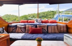 Komodo Private Trips by Abizar Liveaboard, Kitchen Lounge