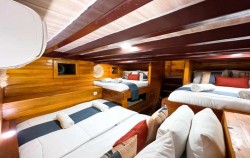 Share Cabin image, Open Trip Labuan Bajo 3D2N by Abizar Deluxe Phinisi, Komodo Open Trips