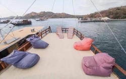 Sun Deck,Komodo Open Trips,Open Trip Labuan Bajo 3D2N by Abizar Deluxe Phinisi