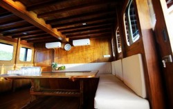 Adishree Living Area image, Phinisi Boat Adishree, Komodo Boats Charter