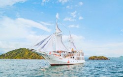 Boat image, Open Trip 3D2N by Akassa Luxury Phinisi, Komodo Open Trips