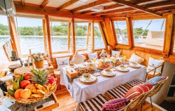 Dining Area image, Akassa Luxury Phinisi, Komodo Boats Charter